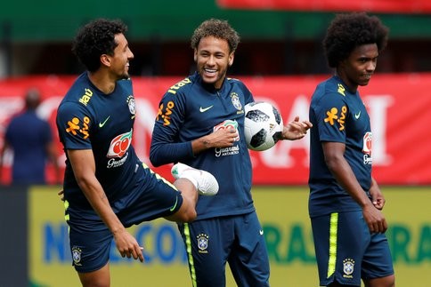 Coutinho et Neymar assurent la qualification du Brésil en 8ème de finales contre le Costa Rica par une victoire de 2 buts à 0