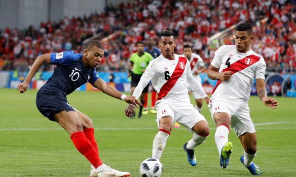 Victoire décisive de la France contre le Pérou 1 but à 0 et assure sa qualification aux 8ème de finale