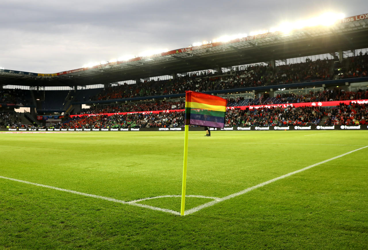 Le Qatar autorise les affichages LGBTQ et les drapeaux arc-en-ciel dans les stades