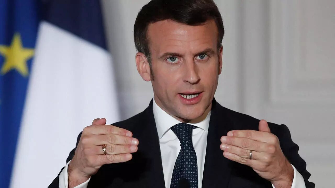 Super Ligue : Emmanuel Macron félicite les clubs français