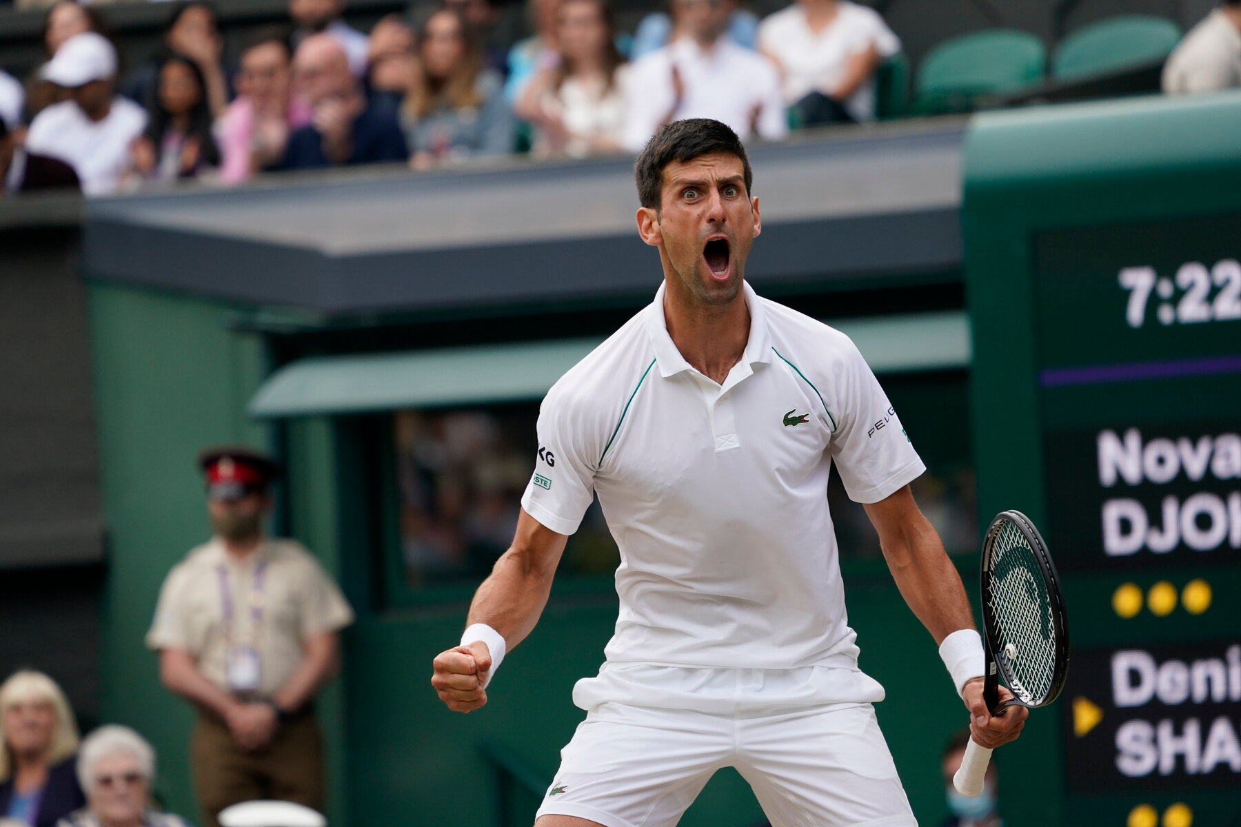 Novak Djokovic remporte Wimbledon et égale Roger Federer et Rafael Nadal