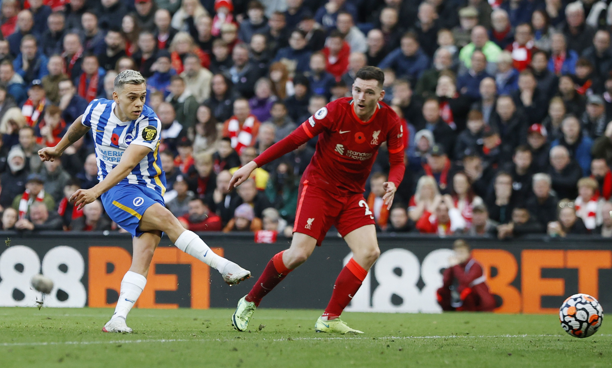 Premier League : Liverpool et City calent, Chelsea régale