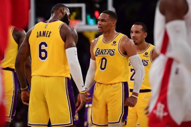 NBA : Les Lakers remercient James et Westbrook, les Warriors battus avec un nouveau record pour Curry