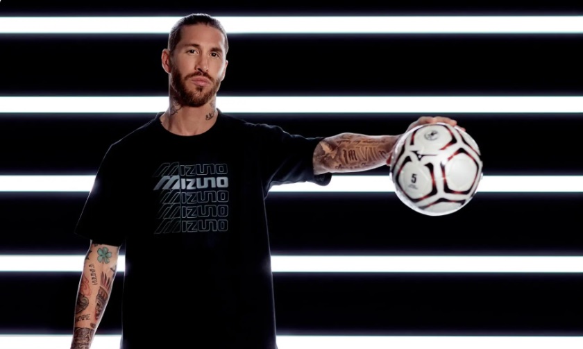 OFFICIEL. En photos, Sergio Ramos signe au Japon !!