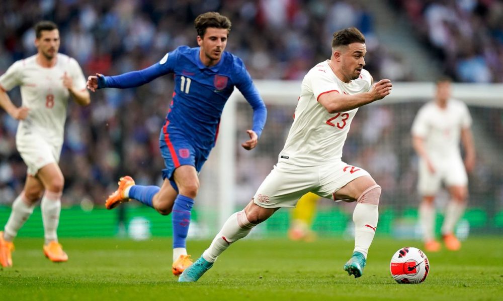 Amistosos: Inglaterra vence Suíça, Bélgica e Croácia com um gol de cabeça