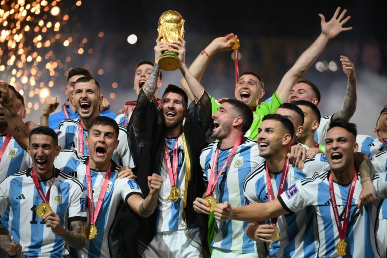 Mondial: l’Argentine 2e du classement Fifa après son titre, derrière le Brésil