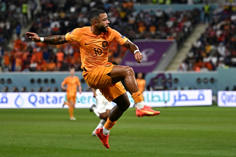 Mondial: Oranje mécaniques, les Pays-Bas première équipe en quarts
