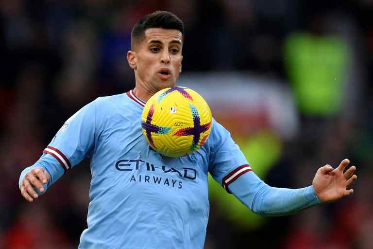 Foot: le défenseur portugais Cancelo (Manchester City) prêté au Bayern jusqu’en juin