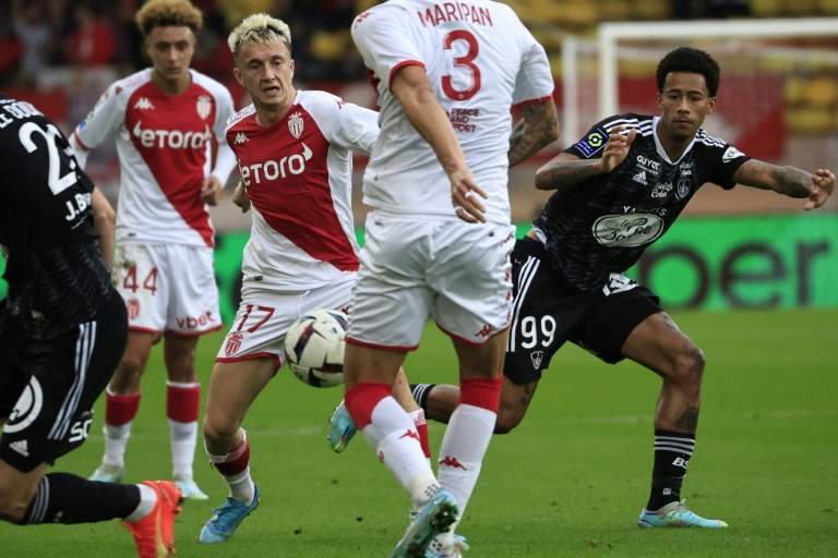 Ligue 1: Monaco se rapproche du podium, Nantes s’éloigne du gouffre