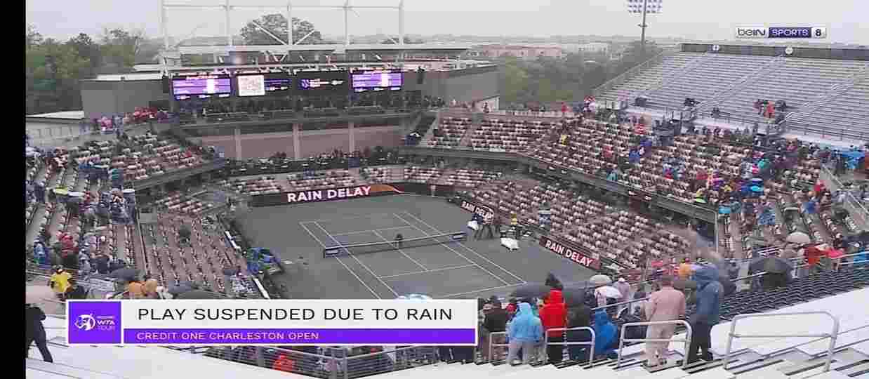 WTA 500 Charleston : match interrompu, Ons menée 5-3