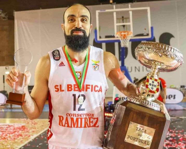 Basket – Portugal : Makrem Ben Romdhane doublemnt sacré (photos)