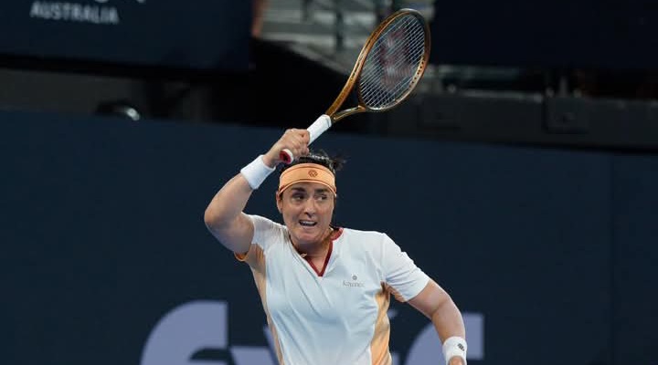 WTA 500 Brisbane : test sérieux réussi pour Ons Jabeur contre Alexandrova (vidéos)
